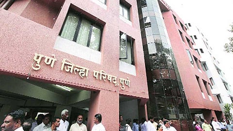 पुणे : झेडपी अध्यक्ष निवडीचे वार्तांकन करण्यास गेले होते पत्रकार पण...