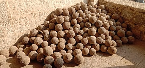 Breaking News: Two and a half hundred artillery shells found in Kharda fort