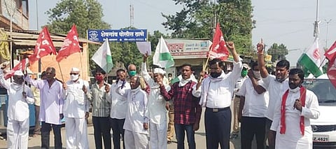 CPI and Kisan Sabha staged a chakka jam in Shevgaon