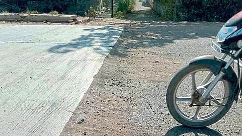 रस्त्यांचा सांधा करतोय वांदा; पंढरपूर-मल्हारपेठ मार्गावरील मायणीत रोज पंधरा अपघात