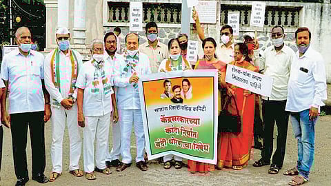 कांदा निर्यातबंदीविरोधात कॉंग्रेसचा आक्रमक पवित्रा; मंत्री जावडेकरांचे घुमजाव!