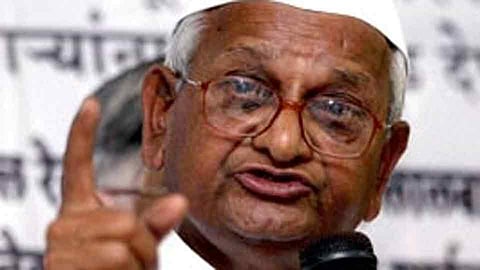 Anna Hazare Hunger Strike Against Wine Cell in Grocery Store