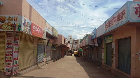 Shutdown was observed in Bhigavan in protest of the government's action against NCP President Sharad Pawar