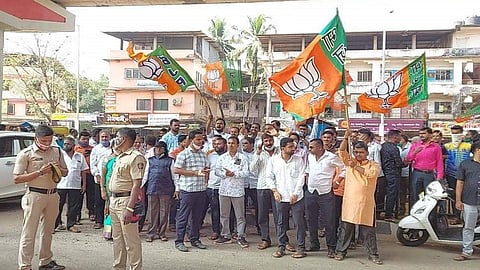 kankavli bhirvande grampanyat win by shiv sena again in sindhudurg