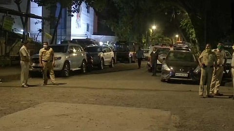 bomb mumbai mla hostel