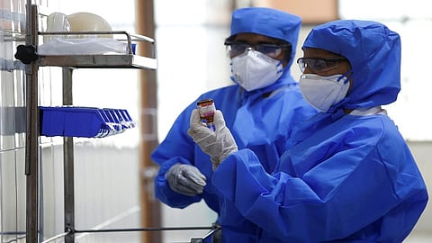 मोठी बातमी - कस्तुरबा'तील कर्मचारी असुरक्षित? "PPE किट, N-95 शिवाय करावे लागते काम"