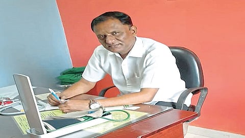 सकारात्मक ऊर्जा, आईची आठवणीतून कोरोनावर सहज मात : डाॅ. प्रकाश कदम