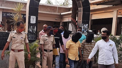 पेट्रोलने विहिर भरणा-या पुण्यातील टोळीस अटक