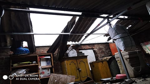 'निसर्ग' आलं आणि सगळं उध्वस्त करून गेला, लॉकडाऊनमधले संसार आता थेट उघड्यावर...