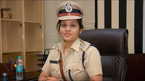 d roopa ips officer