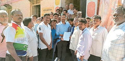 Investigation of the distribution of aid to the flood affected people in Dhavali