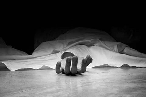 small boy dies after falling in a field in Yavatmal