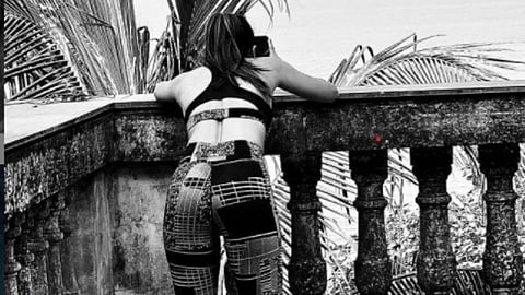 actress malaika arora trolled on advance wishing holi with her bold photo