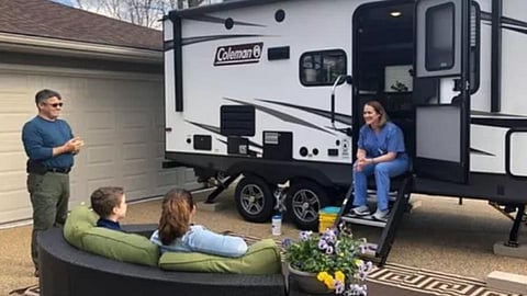 महिला डॉक्टरचा 'कार'नामा; कोरोनाच्या भीतीमुळे वर्षभर राहिल्या कुटुंबापासून दूर