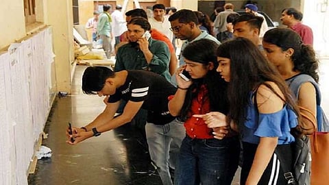 अकरावीच्या सव्वा लाख जागा शिल्लक