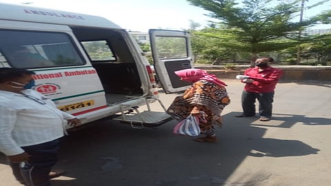 प्रसूतीनंतर ती एकटीच चालत निघाली गावाकडे