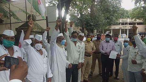 farmers agitation against onion export ban nashik marathi news