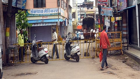 Gadhinglaj Prohibits Citizens From Moving Around In Four Areas Kolhapur Marathi News