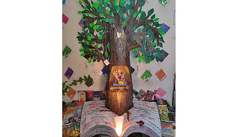 Ganesh Festival : नाट्य-पुस्तक-वृक्षात साकारला पर्यावरणस्नेही गणपती