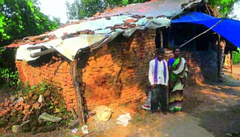 सडक अर्जुनी : मडावी यांचे जीर्ण घर.