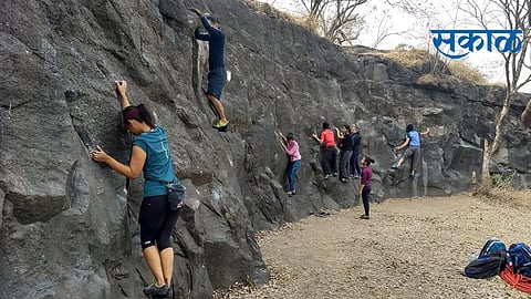 पुण्यात गिरीप्रेमी संस्थेमार्फत महिलांना गिर्यारोहणाचे धडे