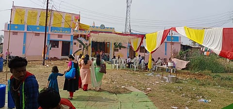 The ration shopkeeper built a house for ten people