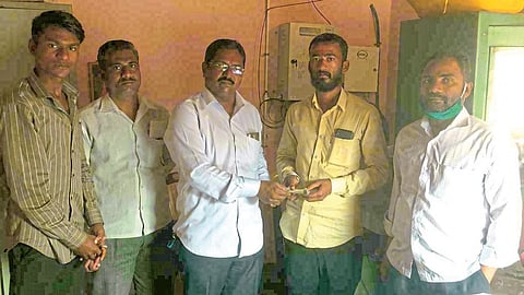 घरची परिस्थिती बेताची असलेल्या आकाशच्या मदतीला धावला 'हनुमान'