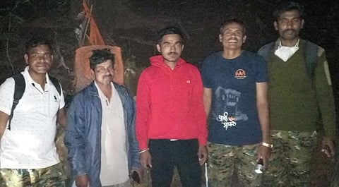 मावळचे आमदार सुनील शेळके यांच्या पीएचा फोन जाताच त्यांची तीन तासानंतर सुटका
