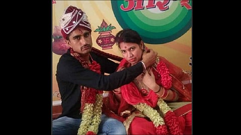 husband was having funeral wife was talking to lover at haryana