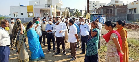वीस वर्षात पहिल्यांदा लोकप्रतिनीधी आले, समस्या देखिल जाणून घेतल्या याचा नागरिकांमध्ये झाला आनंद !