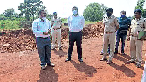 Order to close unnecessary roads in the sanctuary
