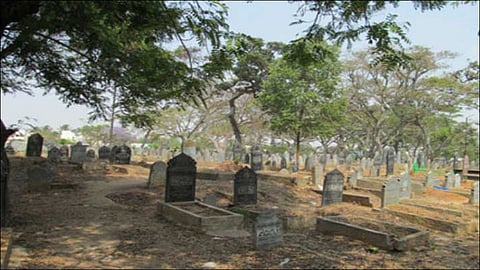 woman digs herself out grave after beaten at ukraine