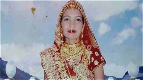 husband killed his wife and lover at kanpur