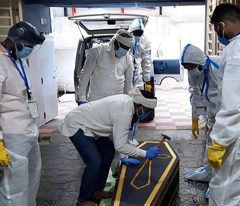 Muslim brothers Funerals the death body of Corona patients