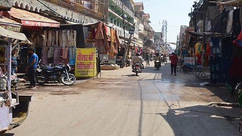 Look back 2020 no crowd of people in markets during diwali due to corona in 2020
