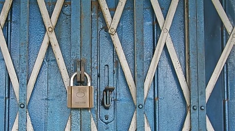 Shop of seed and pesticide dealers closed from November 2 jalgaon news