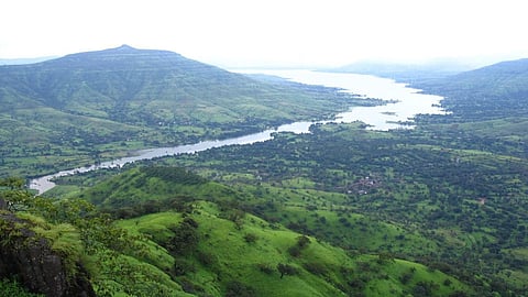 वनसदृश्य मिळकतींमधील बांधकामावर हातोडा; महाबळेश्वरात खळबळ