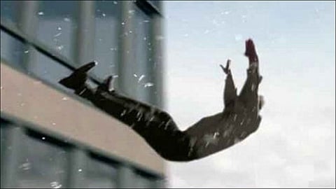 women Worker dies falling from building Dapodi pimpri