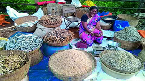 सुके मासे, आता खाणार कसे?