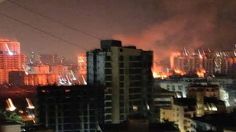 VIDEO : रात्री दोन वाजल्यापासून एकामागून एक 12 स्फोट; मीरा रोड हादरलं भयंकर स्फोटांनी