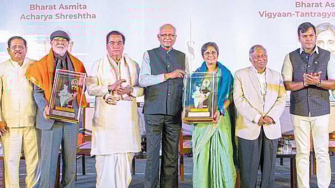 महात्मा गांधी म्हणजेच भारत - डॉ. सिंह