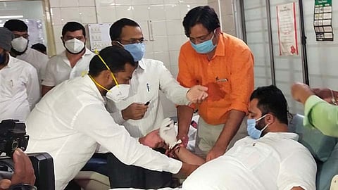 पिंपरी-चिंचवडमधील 'या' भाजप आमदाराने केला प्लाझ्मा दान; आता कुटुंबीयही करणार