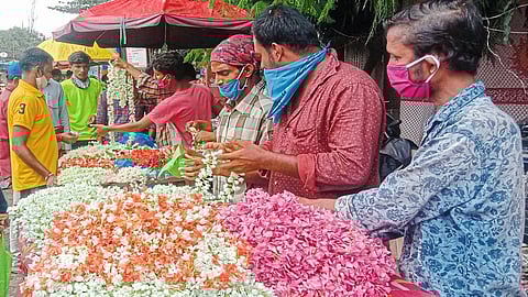 Boost To The Flower Market In Ichalkaranji Kolhapur Marathi News