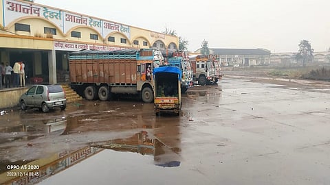 nashik market band.jpg