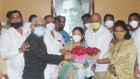 नांदेड - महापौरपदी कॉँग्रेसच्या मोहिनी येवनकर तर उपमहापौरपदी मसूदखान यांची निवड