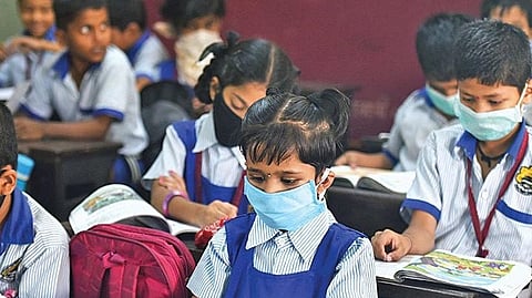 अखेर ठरलं...! 2 मे पासून शाळांना सुट्टी; असा असेल सुट्यांचा कालावधी