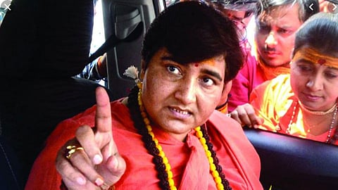 MP Pradnya Singh Thakur controversial statement related to expired bjp leaders