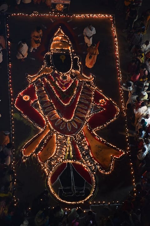 या मंदिरात झाला दीपोत्सव....