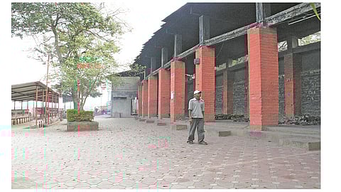 Funeral for 15 dead bodies every day at the risk