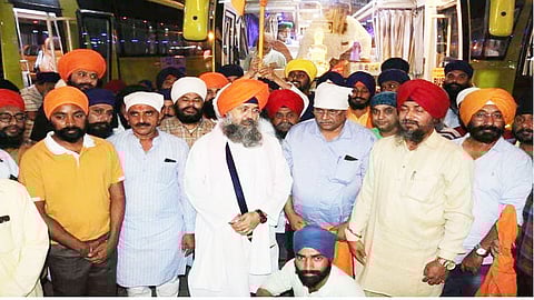 नांदेडला अडकलेल्या शीख भाविकांना अखेर मिळाली परवानगी